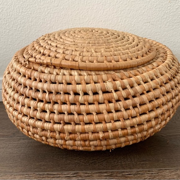 Wicker basket - Picture 1 of 11